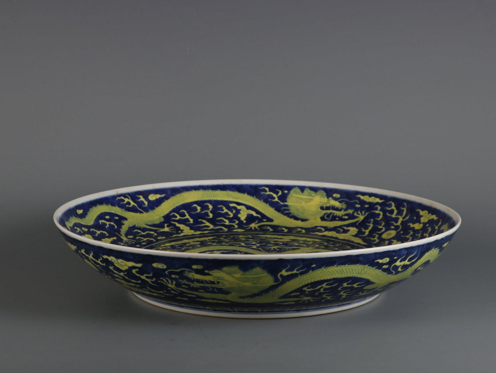 An Exquisite Blue and White Dragon Pattern Plate - 6