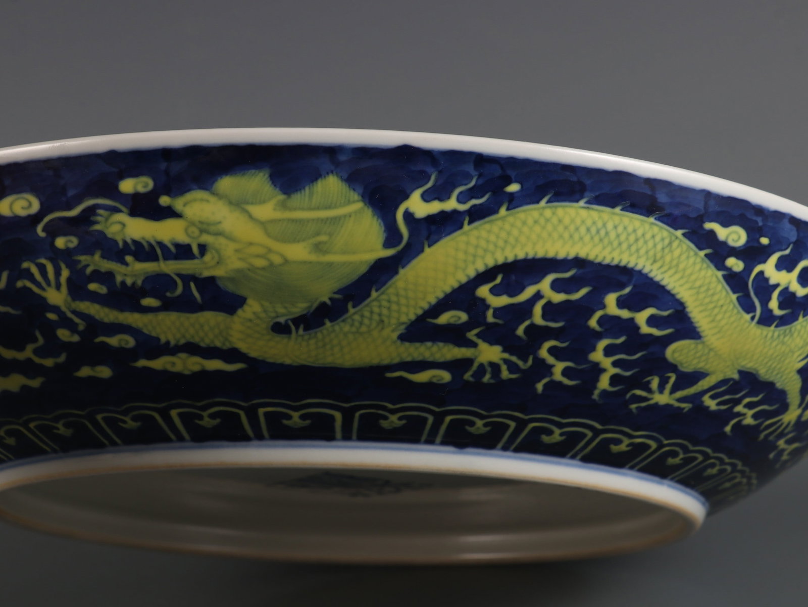 An Exquisite Blue and White Dragon Pattern Plate - 9