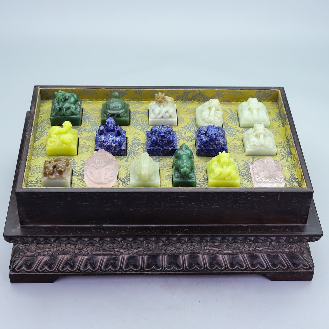 A Set of Fine Jasper Auspicious Beast Seal: A Set of Fine Jasper Auspicious Beast Seal Liao Dynasty, China Size:4cmx4.3cm Weight:153g Size:3.4cmx3.8cm Weight:91g Size:3.7cmx3.4cm Weight:100g Size:4.2cmx4cm Weight:138g Size:4cmx4cm Weight:143g