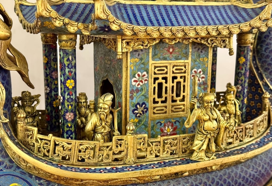 An Exquisite Cloisonne Seawater Pattern Figure Pattern Ornament - 5
