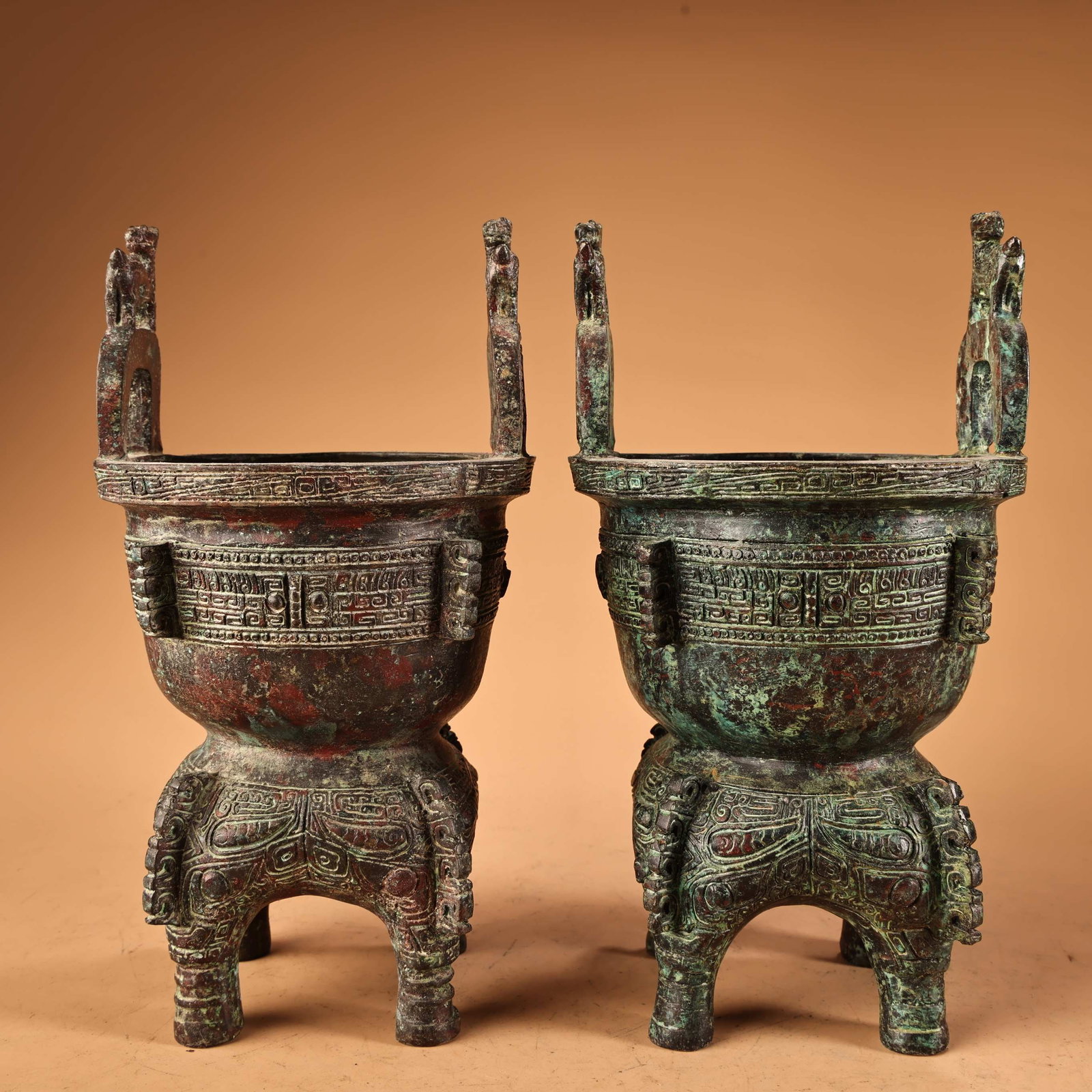 A Pair of Exquisite Bronze Double-Ears Censer: A Pair of Exquisite Bronze Double-Ears Censer Han Dynasty, China Size:22cmx12cm Weight:1200g (The Dimensions Of All Batches Are Manually Measured.If You Need More Detailed Information, Please Contact
