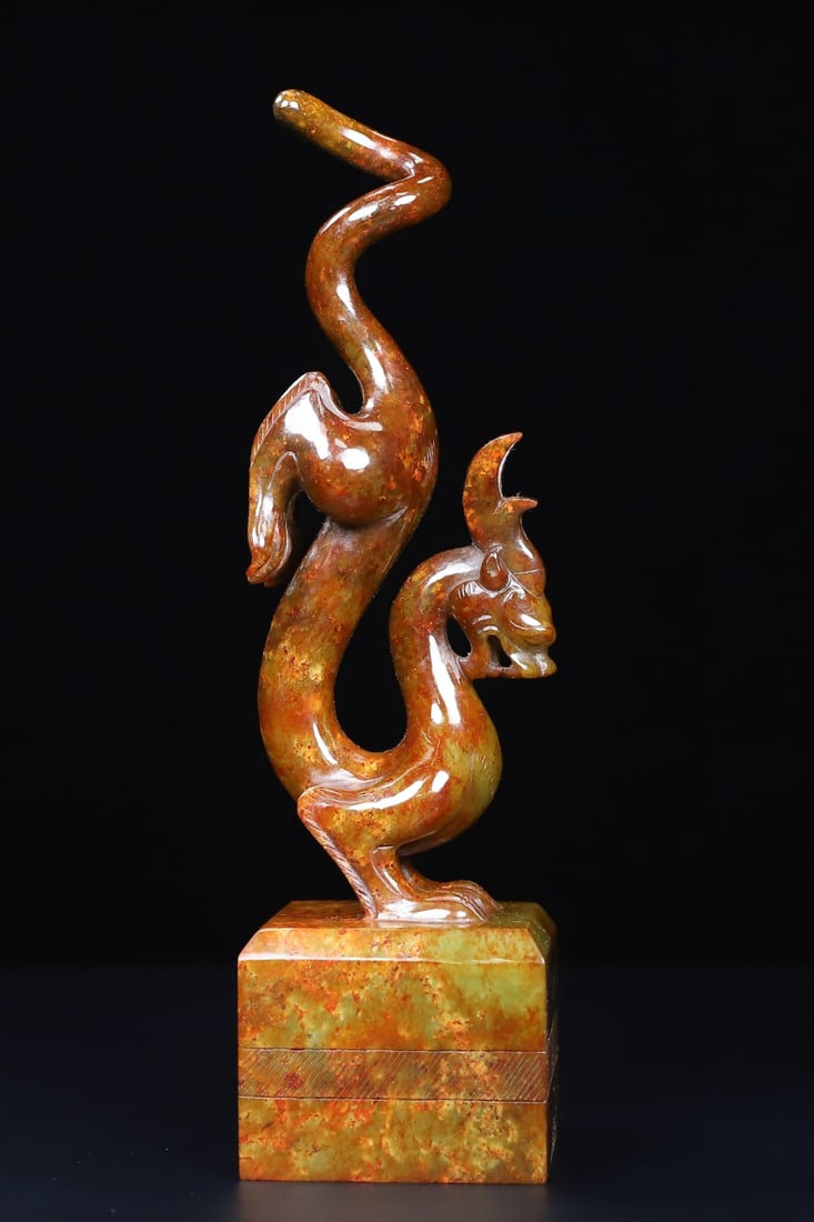 An Exquisite White Jade Dragon Seal: An Exquisite White Jade Dragon Seal Han Dynasty, China Size:22.7cmx6.3cmx6.2cm Weight:787.5g (The Dimensions Of All Batches Are Manually Measured.If You Need More Detailed Information, Please Contact