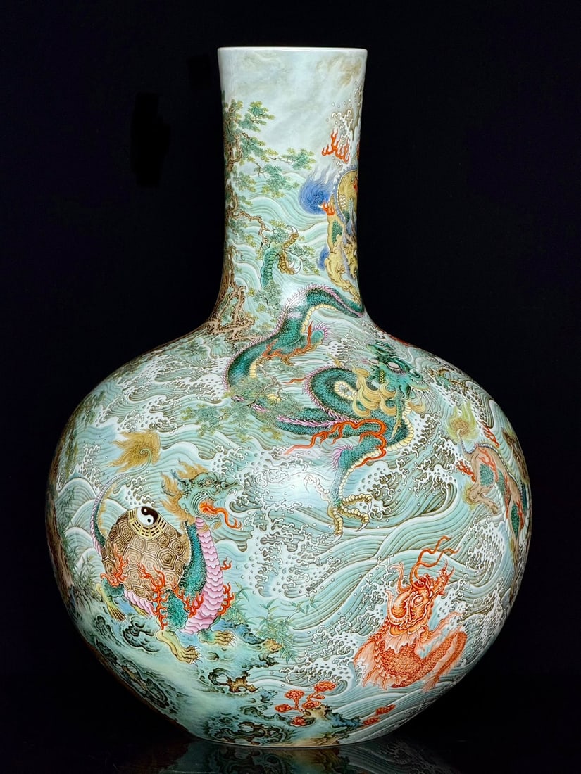 An Exquisite Enamel Auspicious Beast Pattern Seawater Pattern Vase - 4