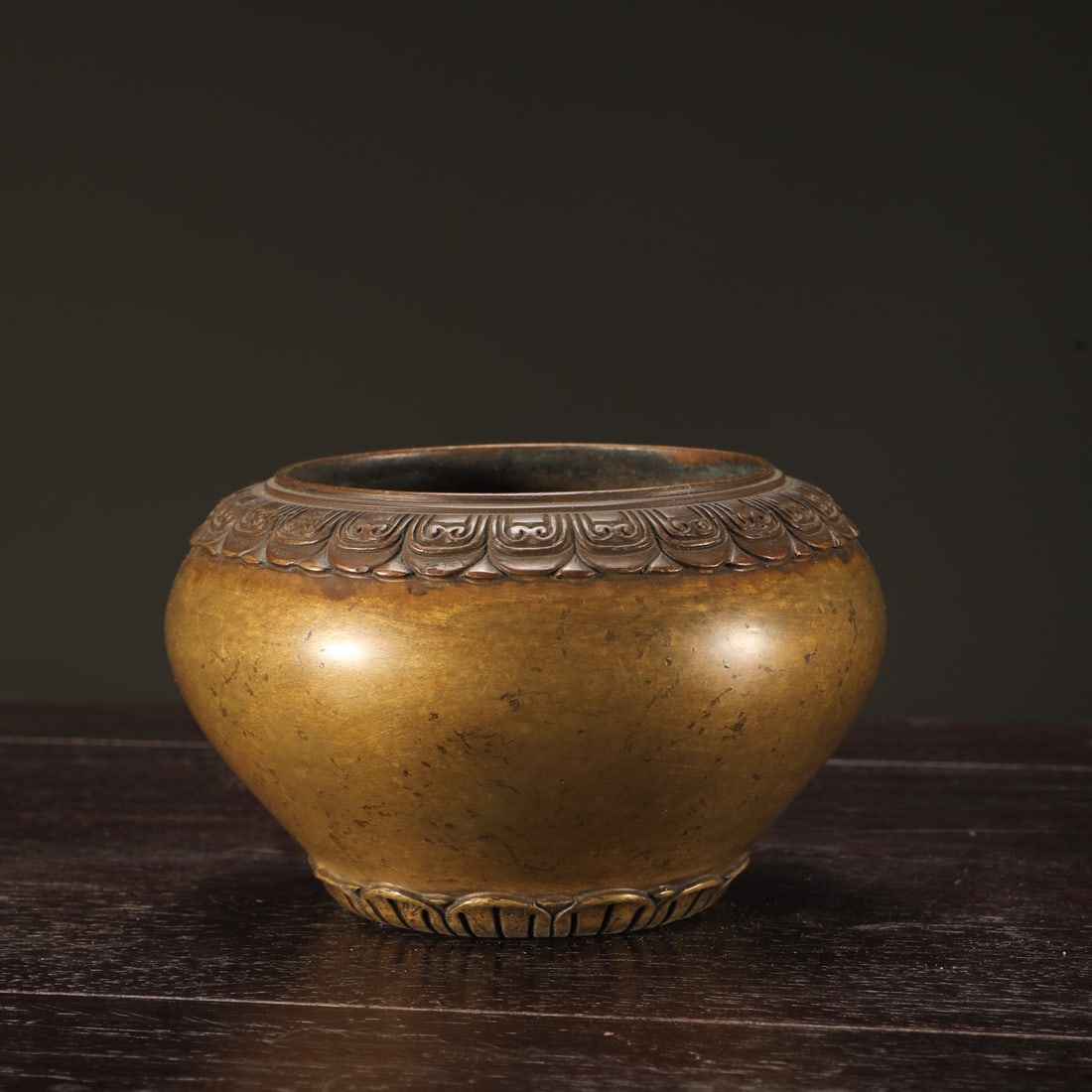 An Exquisite Bronze Censer - 2