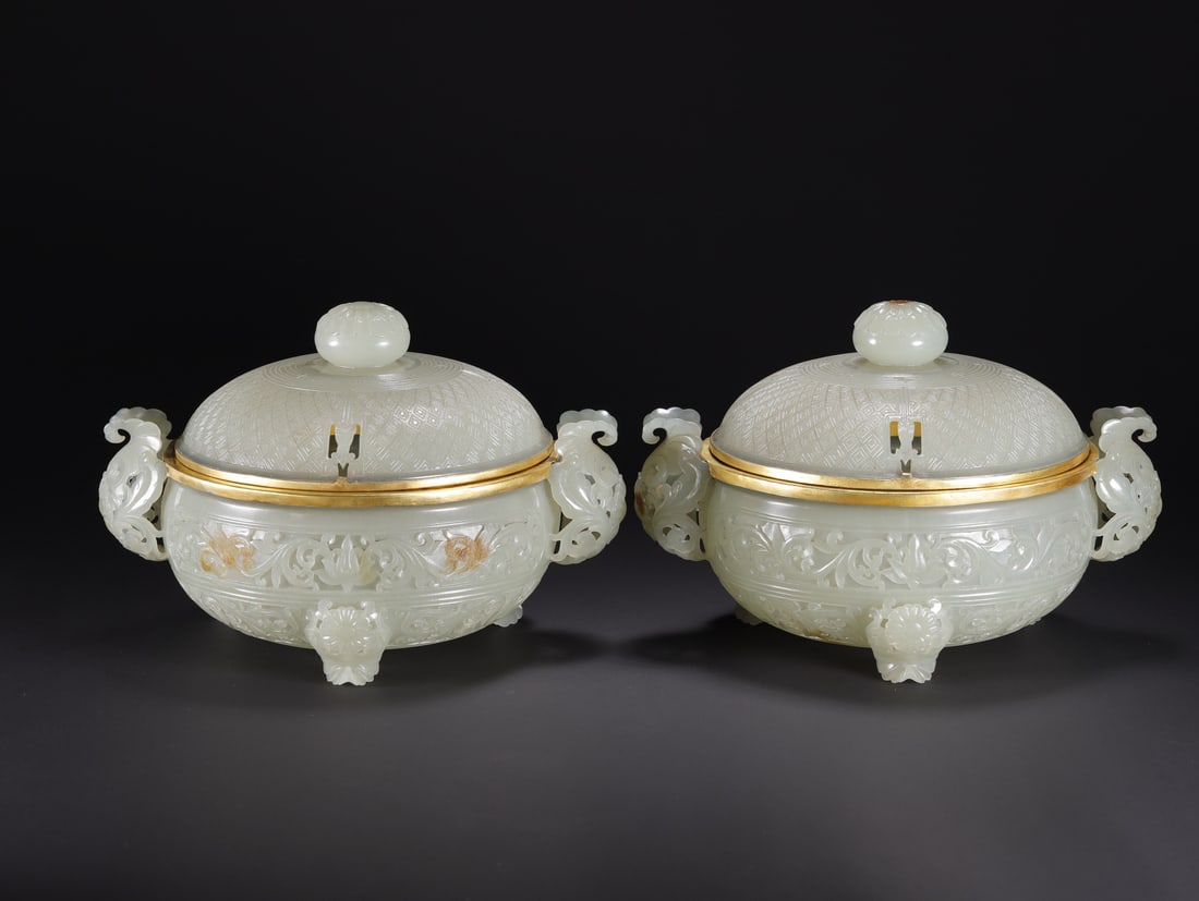 A Pair of Exquisite White Jade Lotus Pattern Double-Ears Tripod Censer: A Pair of Exquisite White Jade Lotus Pattern Double-Ears Tripod Censer Qing Dynasty, China Size:16.8cmx12.8cmx11.7cm Weight:735g (The Dimensions Of All Batches Are Manually Measured.If You Need More D