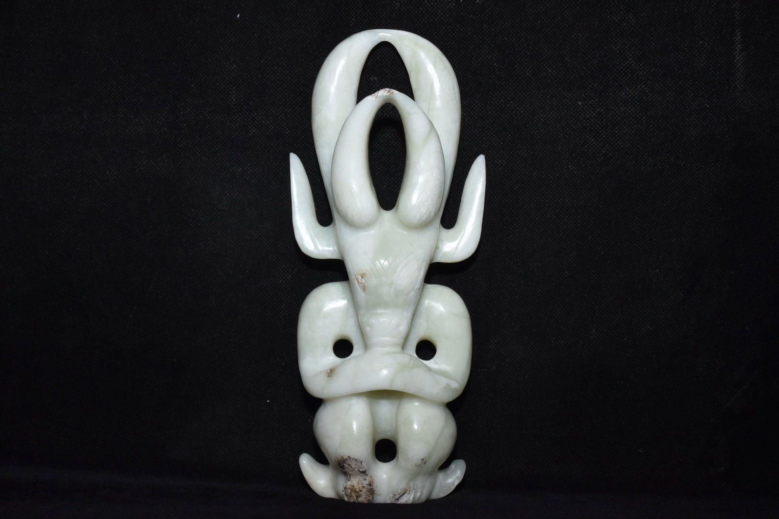 An Exquisite Hemo Jade Figure Ornament: An Exquisite Hemo Jade Figure Ornament Hong Shan Culture Size:20.5cmx9cm Weight:660g (The Dimensions Of All Batches Are Manually Measured.If You Need More Detailed Information, Please Contact Our
