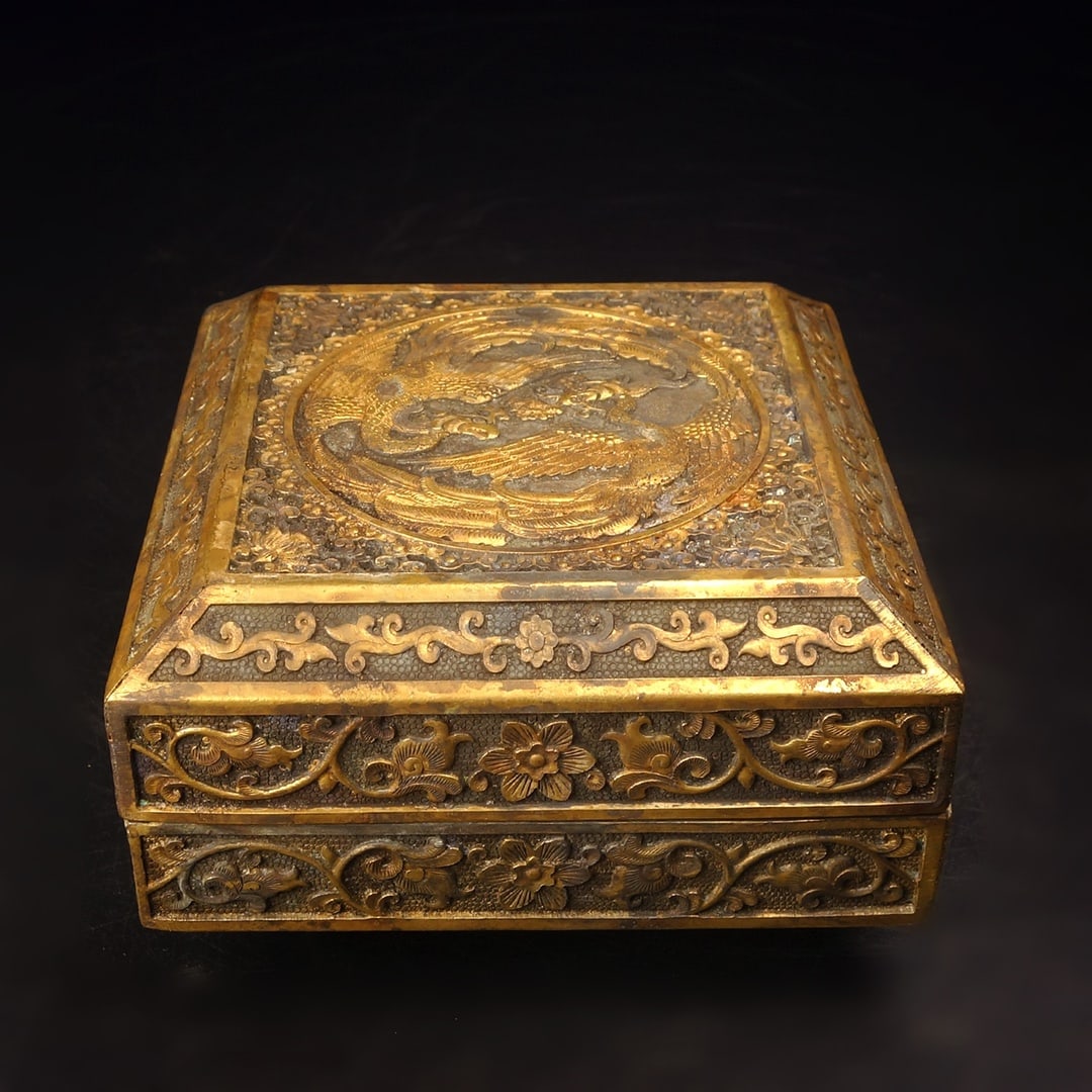 An Exquisite Gilt Bronze Phoenix Pattern Lotus Pattern Box - 3