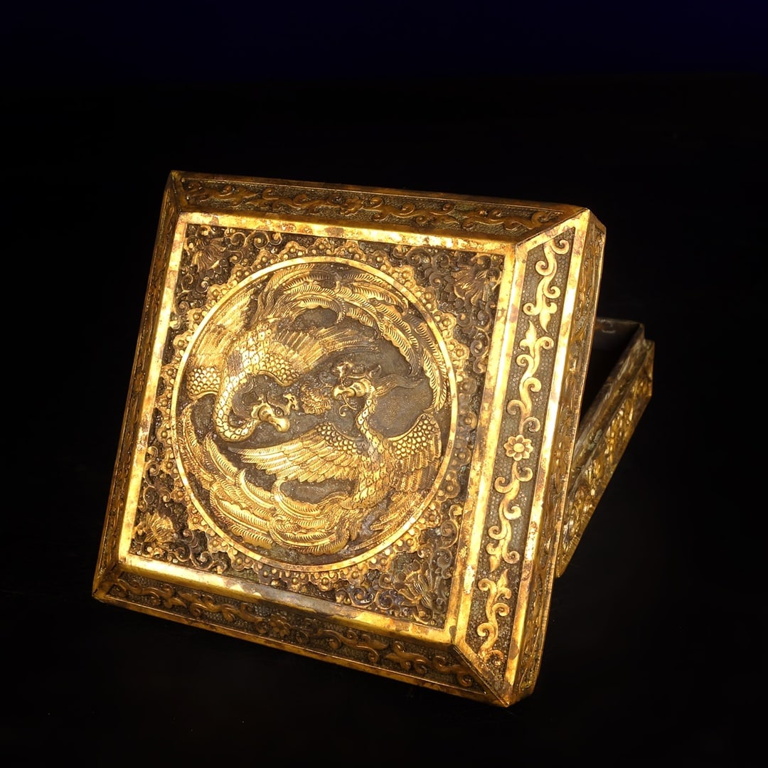 An Exquisite Gilt Bronze Phoenix Pattern Lotus Pattern Box - 6
