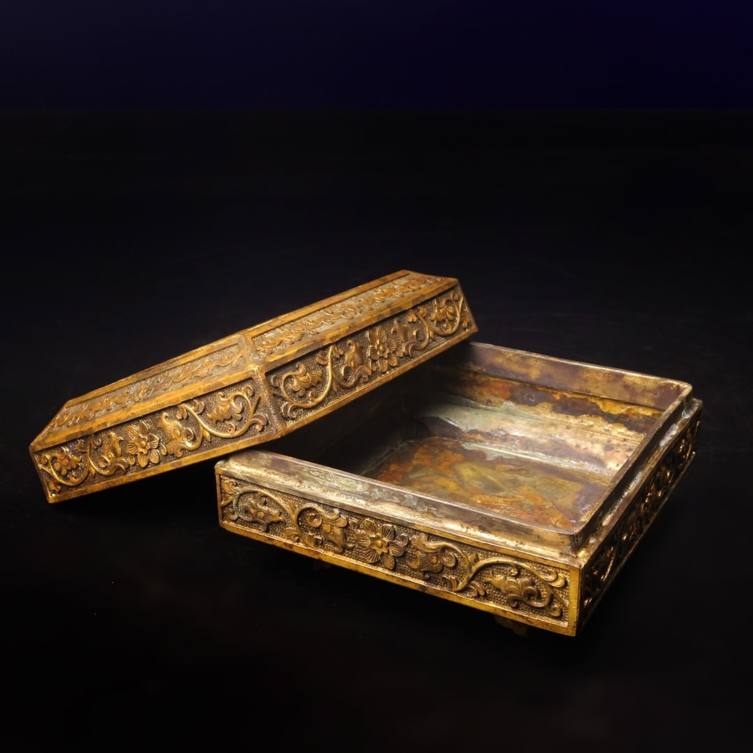 An Exquisite Gilt Bronze Phoenix Pattern Lotus Pattern Box - 7