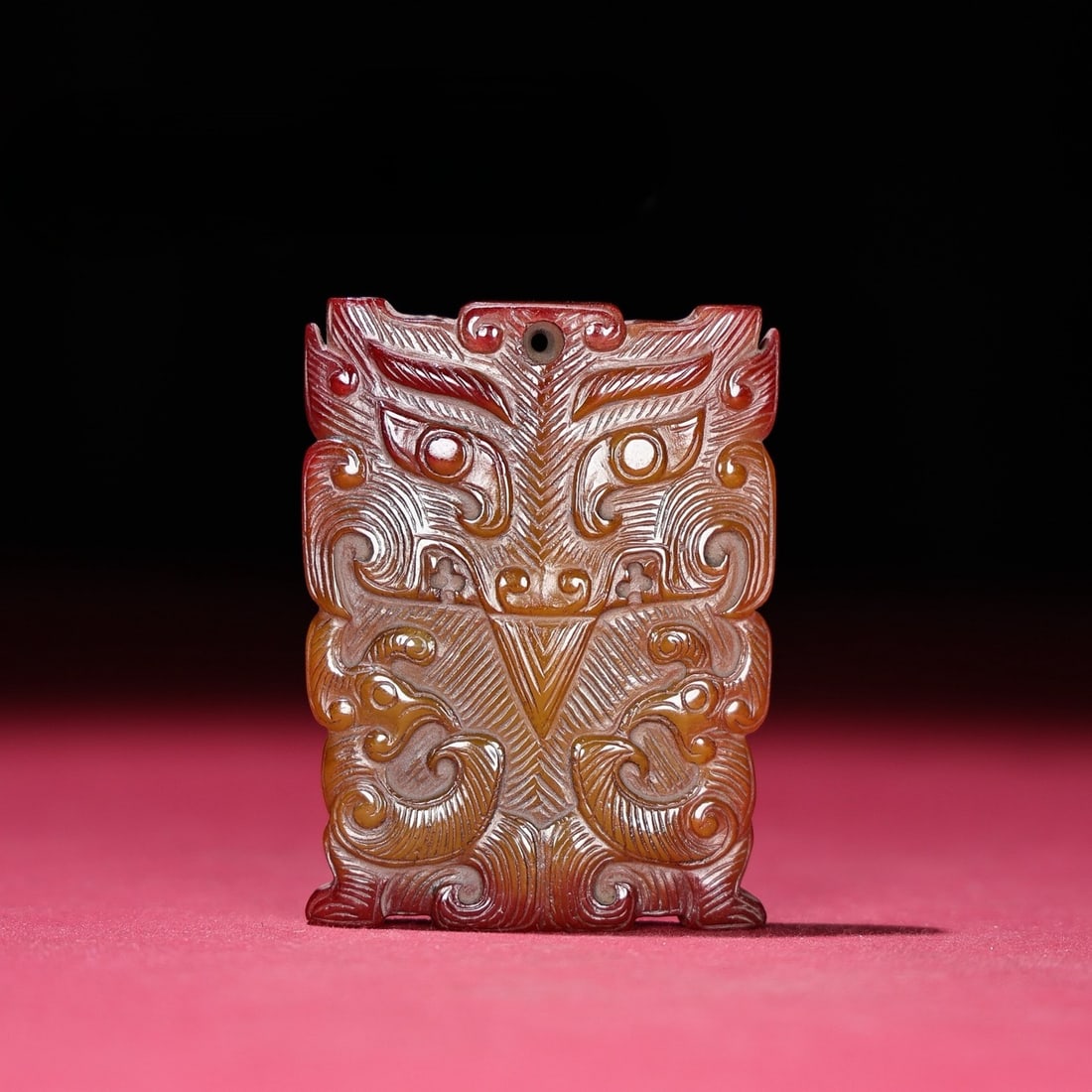 An Exquisite White Jade Beast-Face Pattern Brand: An Exquisite White Jade Beast-Face Pattern Brand Han Dynasty, China Size:6.7cmx5.1cmx0.9cm Weight:76g (The Dimensions Of All Batches Are Manually Measured.If You Need More Detailed Information,