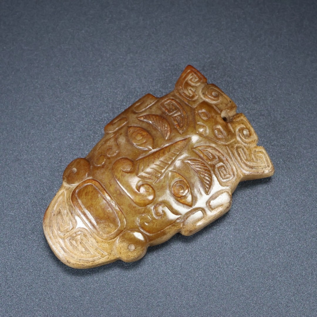 An Exquisite White Jade Human Face Pattern Ornament - 8