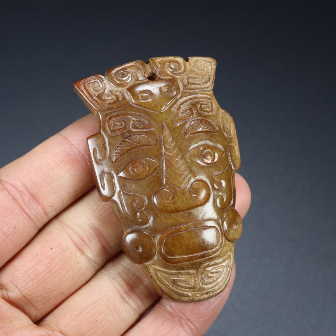 An Exquisite White Jade Human Face Pattern Ornament - 9