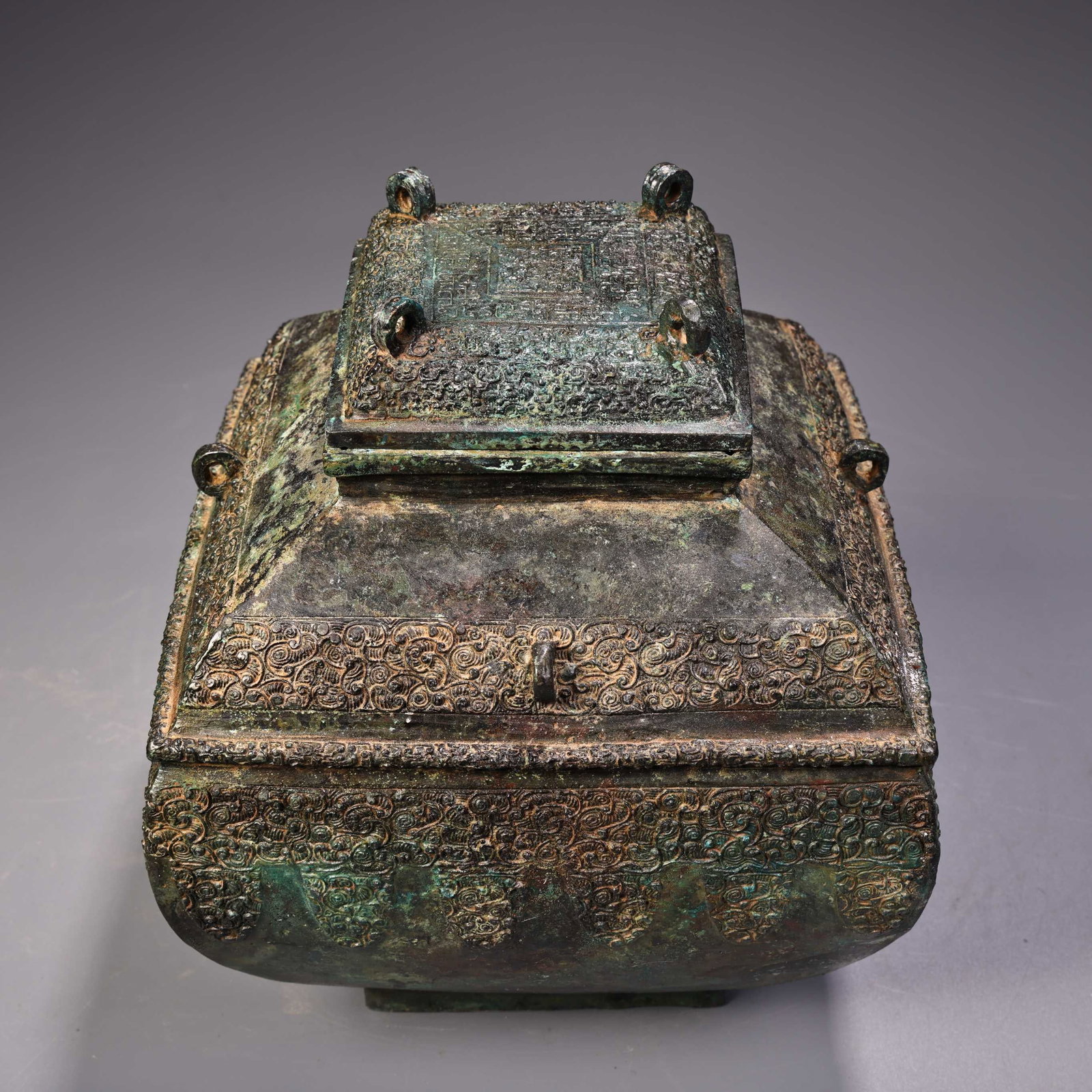 An Exquisite Bronze Jar - 11