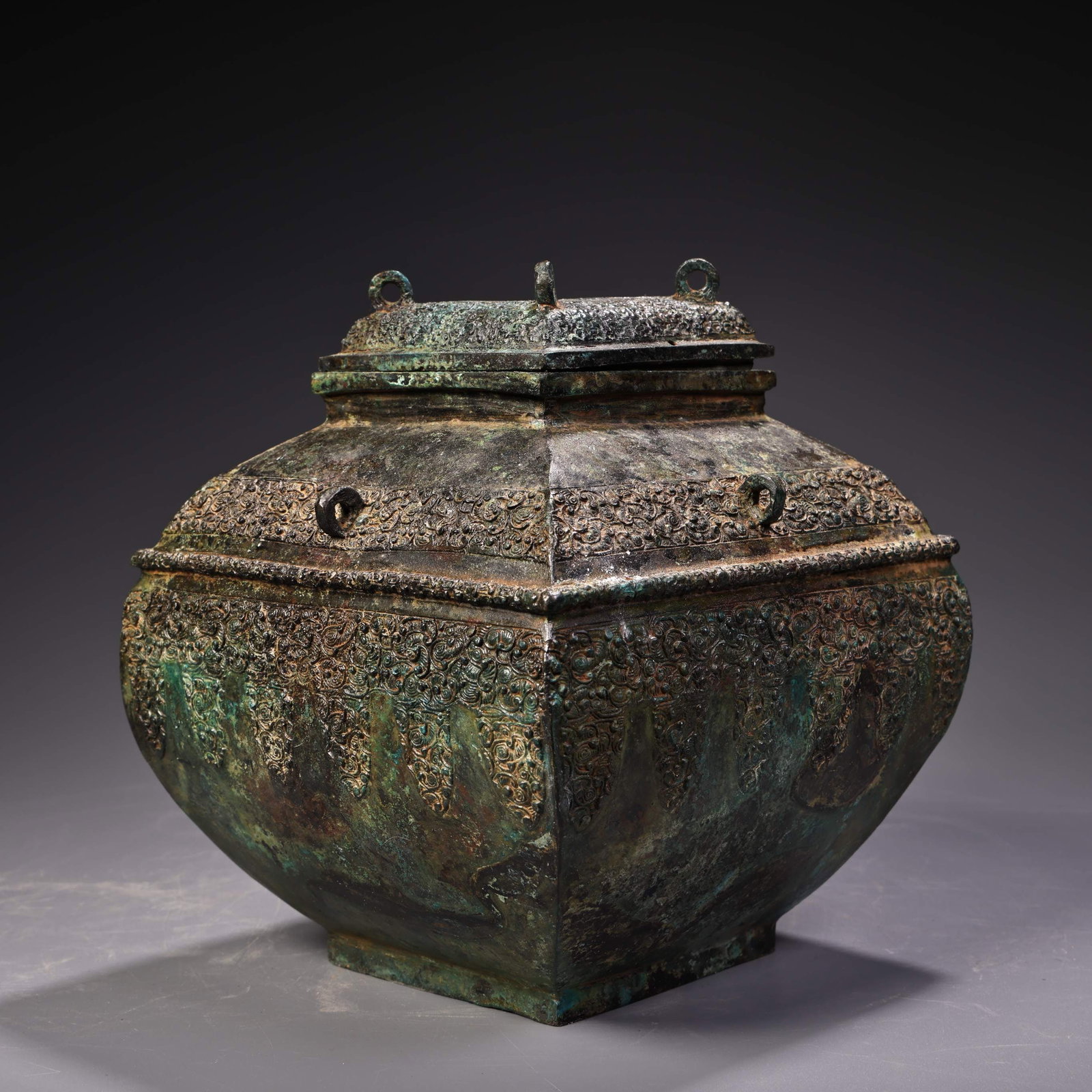 An Exquisite Bronze Jar - 2