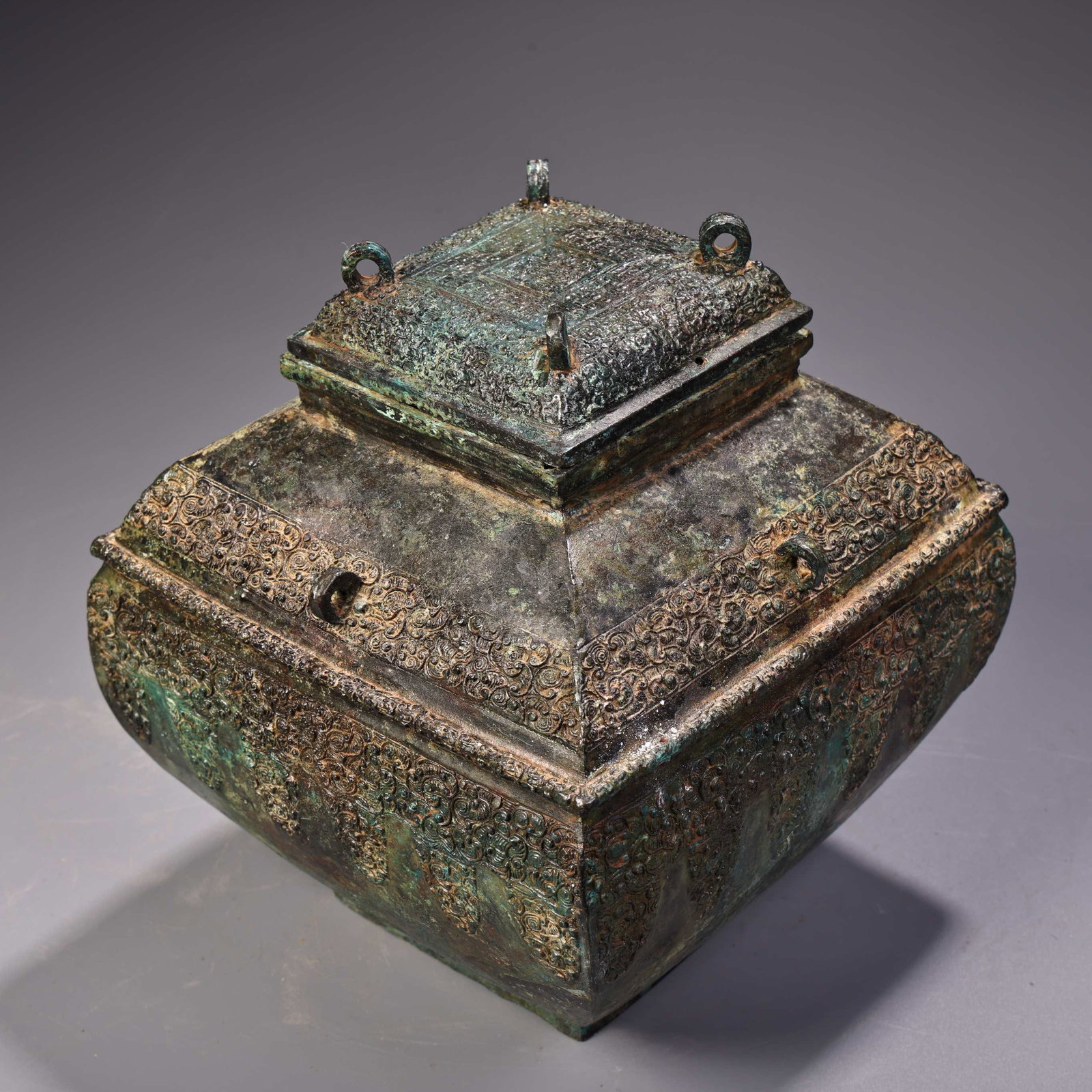 An Exquisite Bronze Jar - 3