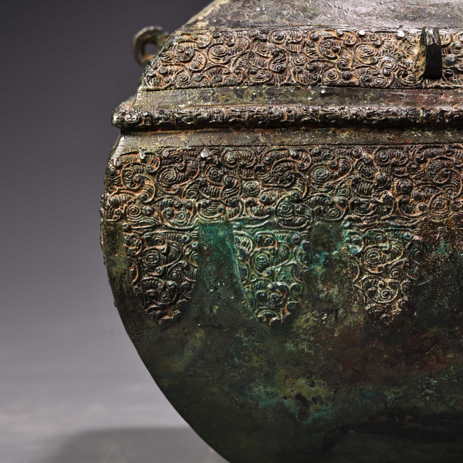 An Exquisite Bronze Jar - 6
