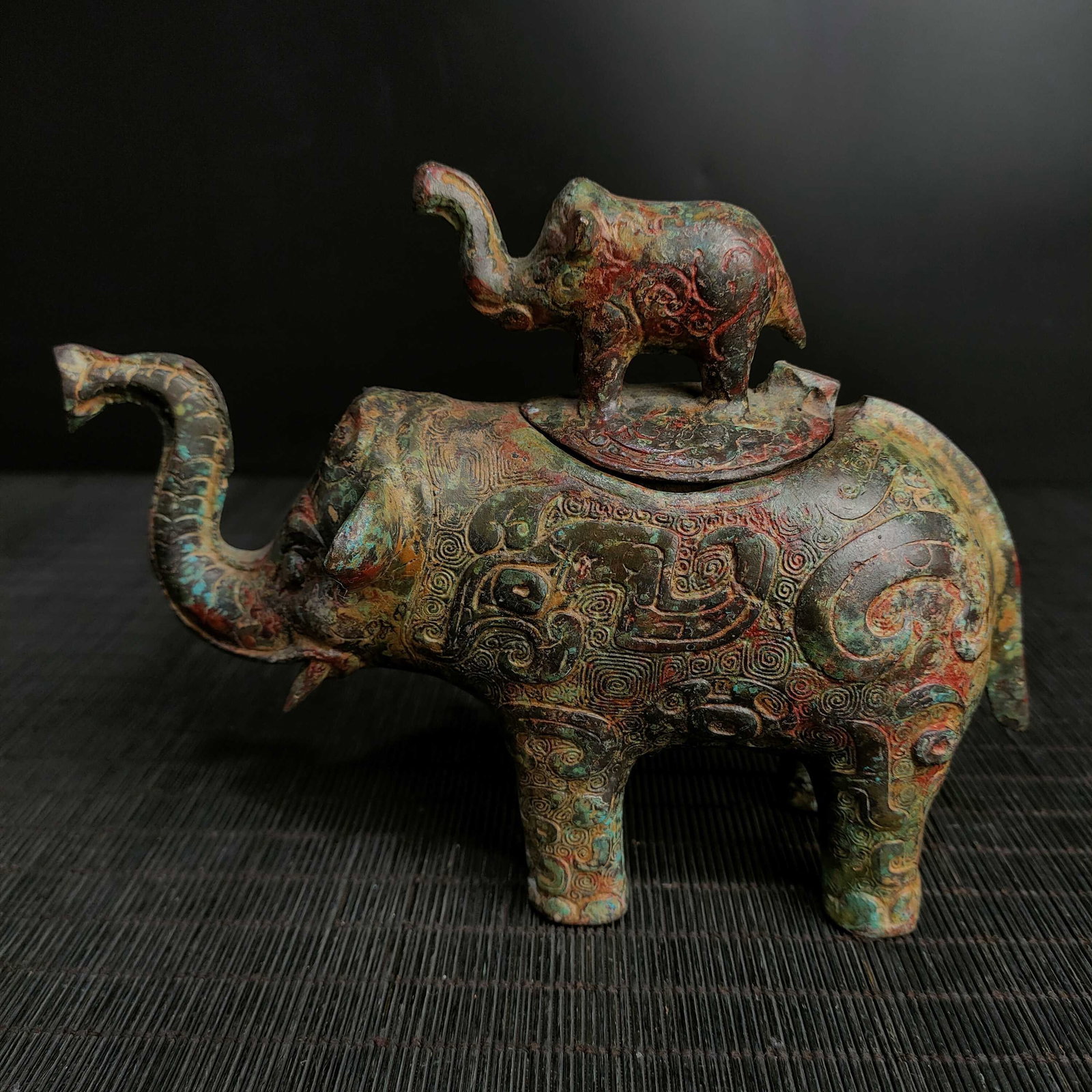 An Exquisite Bronze Elephant-Shaped Censer: An Exquisite Bronze Elephant-Shaped Censer N.Zhou , China Size:13cmx18cm Weight:746kg (The Dimensions Of All Batches Are Manually Measured.If You Need More Detailed Information, Please Contact Our Cus