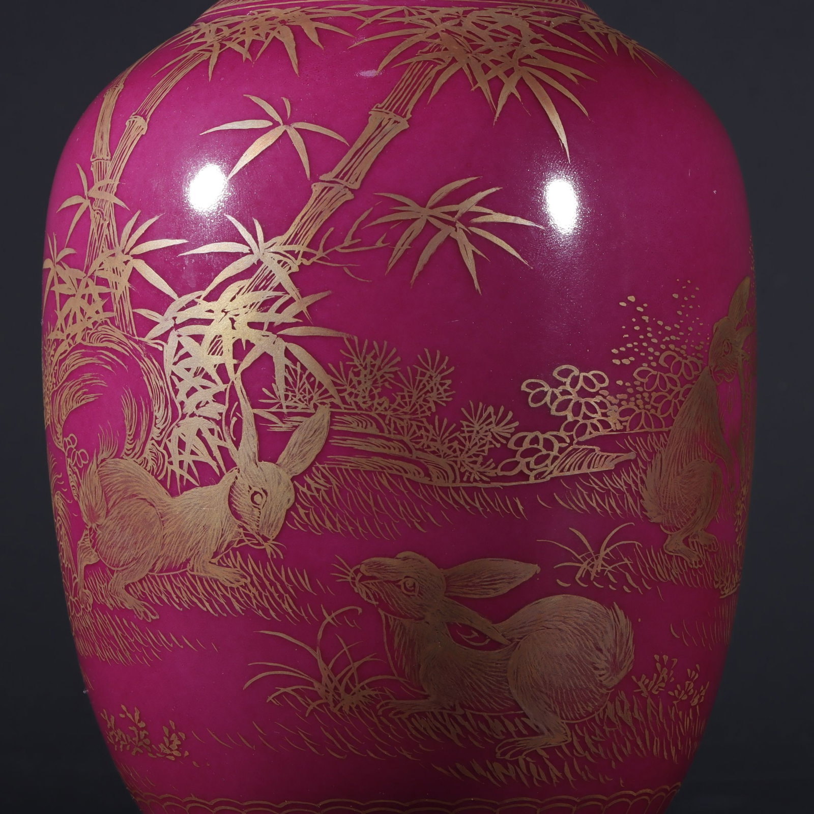 An Exquisite Ruby Red-Glazed Painted Gold Rabbit Pattern Flower Pattern Double-Ears Vase - 3