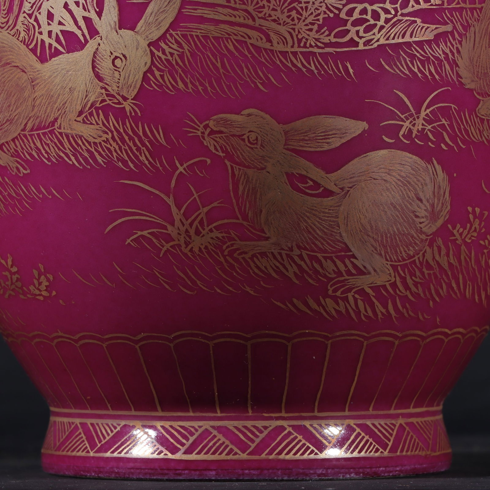 An Exquisite Ruby Red-Glazed Painted Gold Rabbit Pattern Flower Pattern Double-Ears Vase - 4