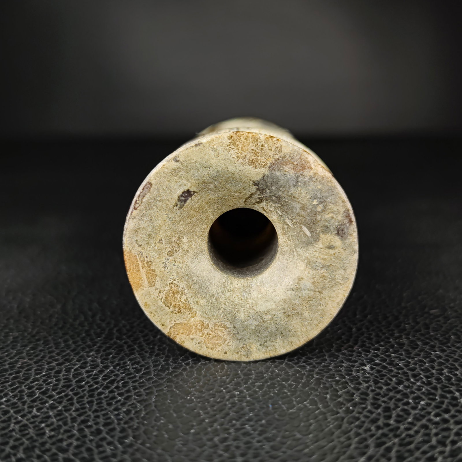 An Exquisite White Jade Ornament - 6