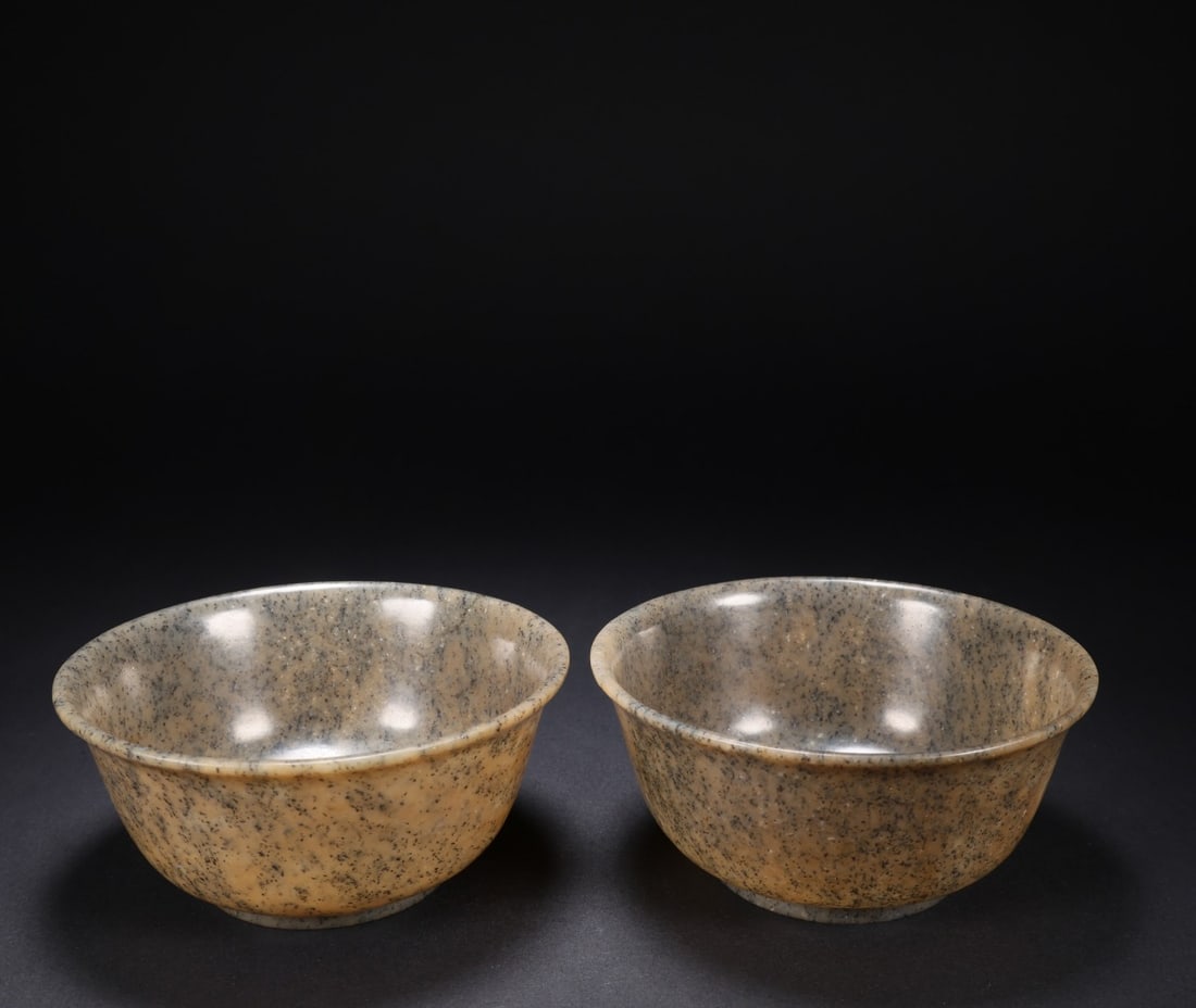 A Pair of Exquisite White Jade Bowl: A Pair of Exquisite White Jade Bowl Qing Dynasty, China Size:10.3cmx5.2cm Weight:213g (The Dimensions Of All Batches Are Manually Measured.If You Need More Detailed Information, Please Contact Our Cus