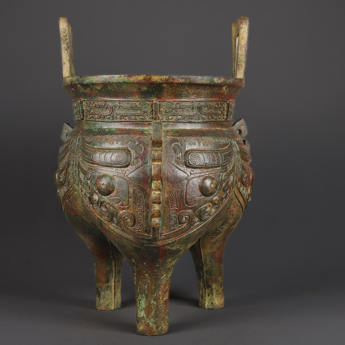 An Exquisite Bronze Beast-Face Pattern With Inscription Double-Ears and Tripod Censer: An Exquisite Bronze Beast-Face Pattern With Inscription Double-Ears and Tripod Censer W.Zhou , China Size:25cmx37cm Weight:5575g (The Dimensions Of All Batches Are Manually Measured.If You Need More D