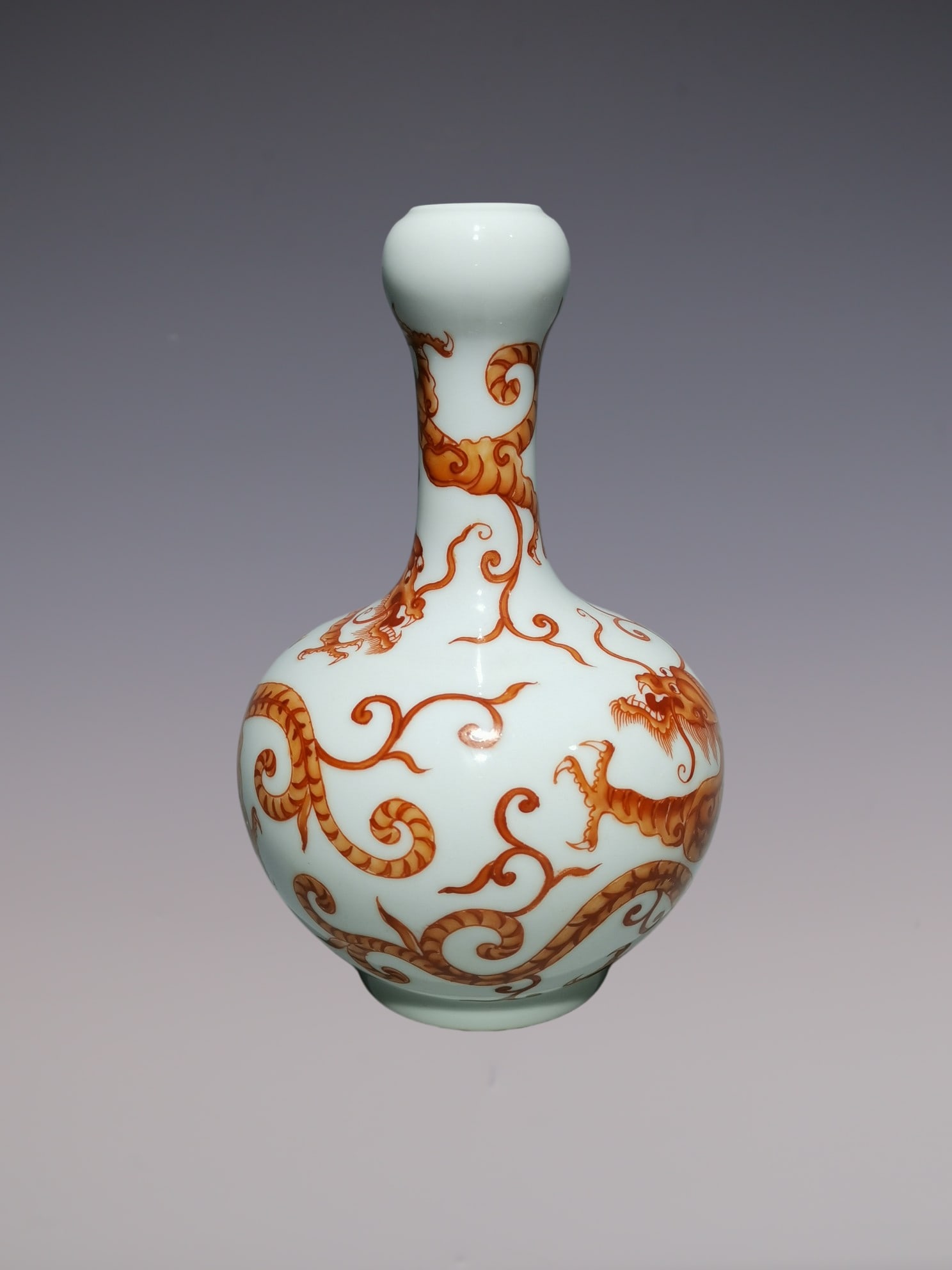 An Exquisite Iron-Red Dragon Pattern Vase - 4