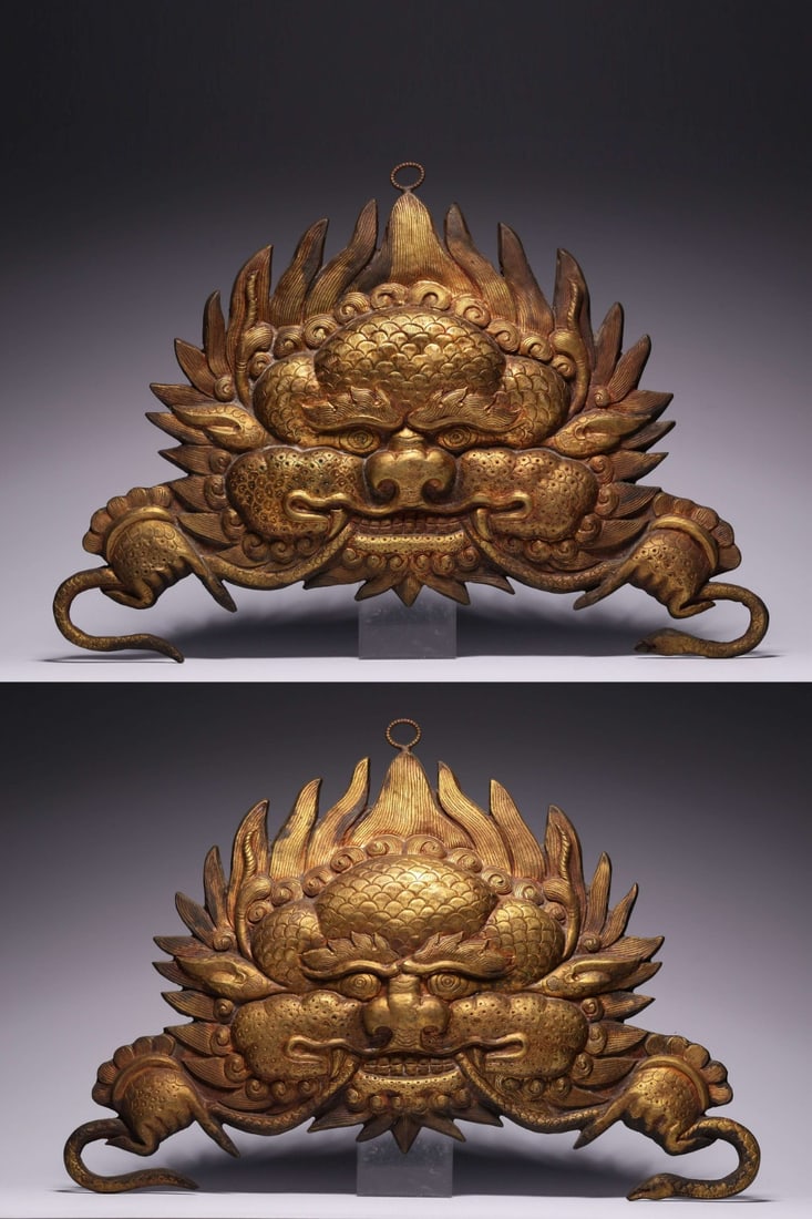 A Pair of Exquisite Gilt Bronze Dragon Pattern Hanging Panel (1 of 9)