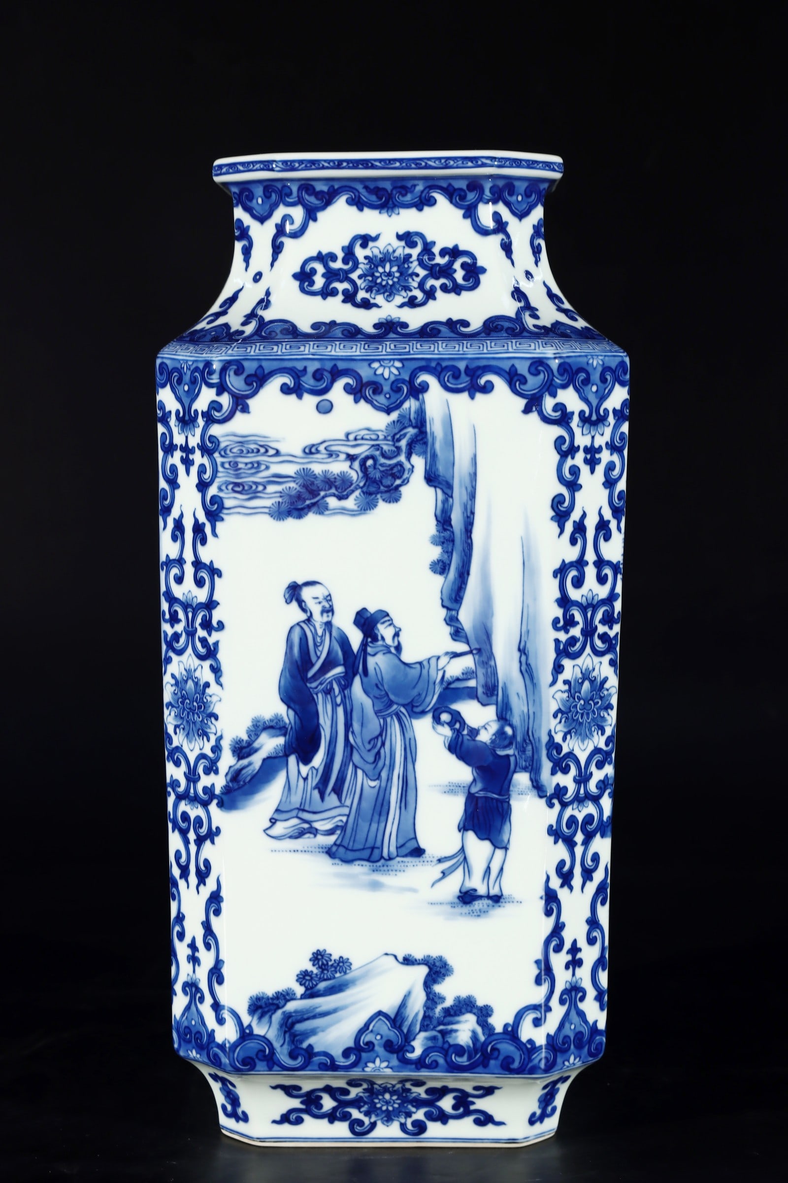 An Exquisite Blue and White Lotus Pattern Character and Story Pattern Vase: An Exquisite Blue and White Lotus Pattern Character and Story Pattern Vase Qing Dynasty, China Qianlong Six-character Mark Size:37.5cmx18cm (The Dimensions Of All Batches Are Manually Measured.If You