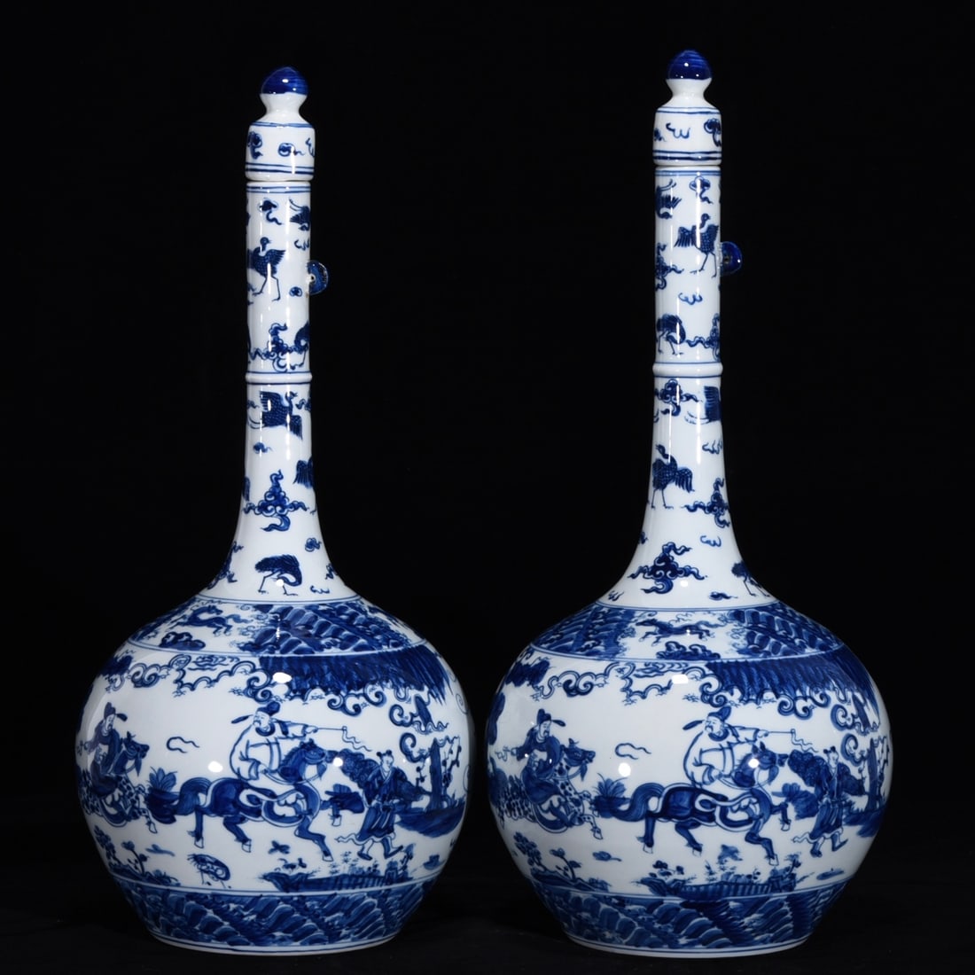 An Exquisite Blue and White Character and Story Pattern Vase: An Exquisite Blue and White Character and Story Pattern Vase Ming Dynasty, China Chenghua Six-character Mark Size:43cmx19cm (The Dimensions Of All Batches Are Manually Measured.If You Need More Detail