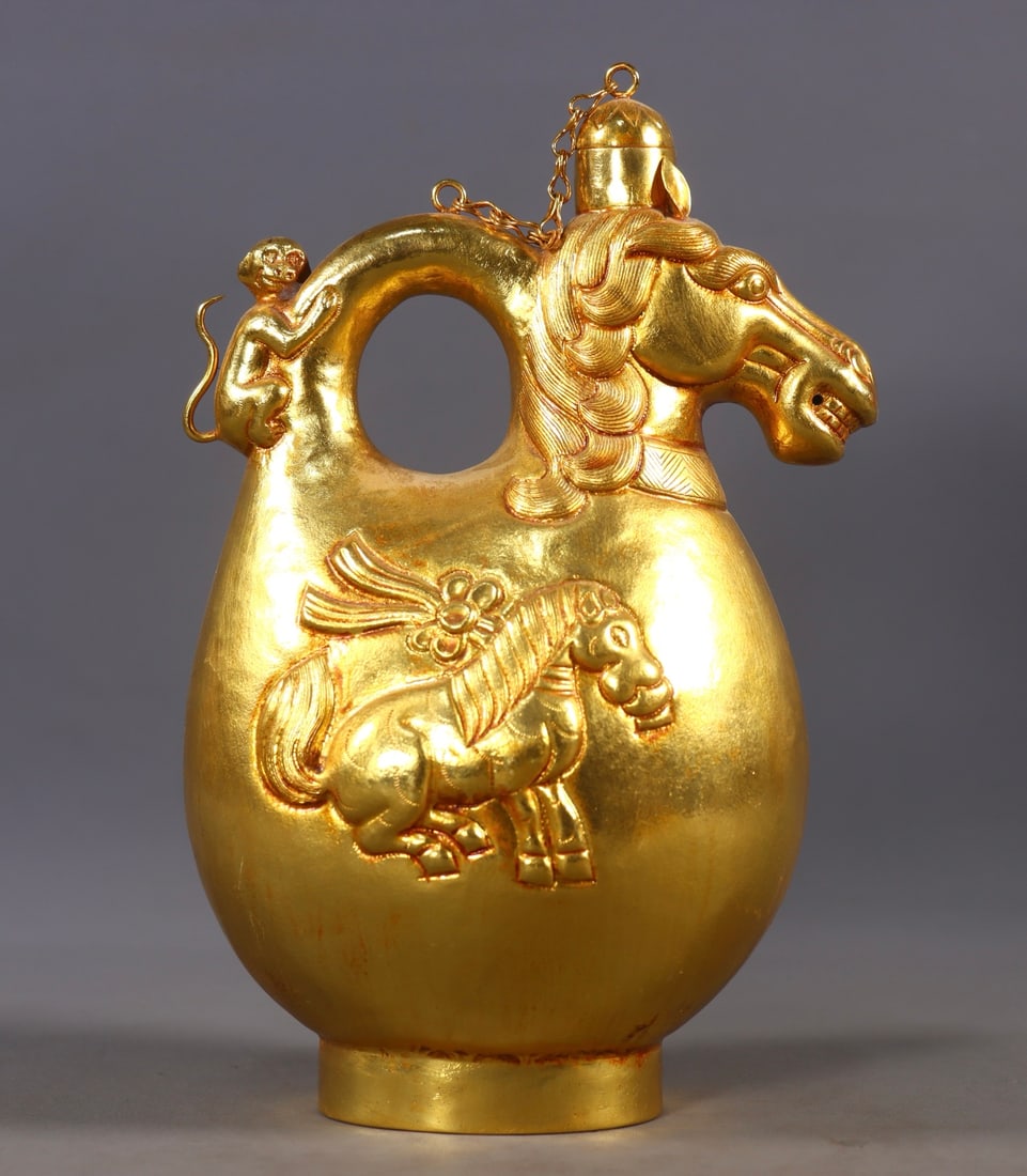 An Exquisite Gilt Bronze Horse Pattern Ewer - 3