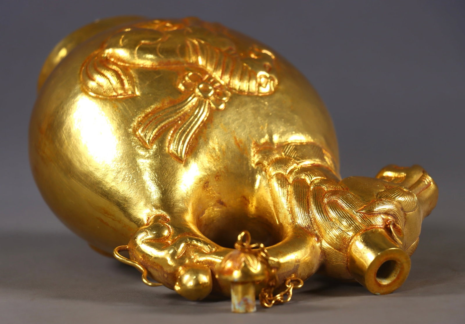 An Exquisite Gilt Bronze Horse Pattern Ewer - 6