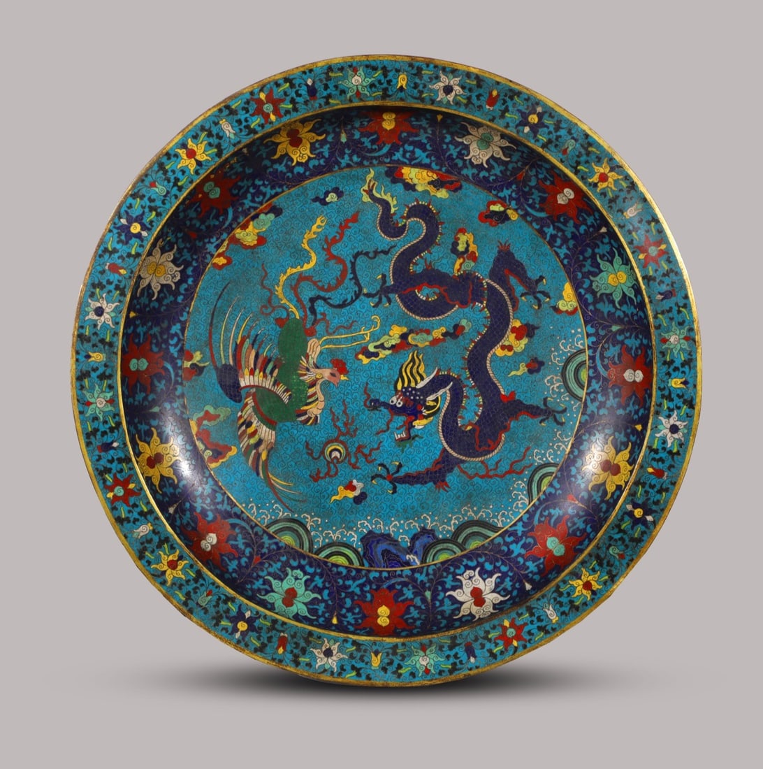 An Exquisite Cloisonne Dragon and Phoenix Pattern Lotus Pattern Plate: An Exquisite Cloisonne Dragon and Phoenix Pattern Lotus Pattern Plate Qing Dynasty, China Size:67cm Weight:8.7kg (The Dimensions Of All Batches Are Manually Measured.If You Need More Detailed Informat