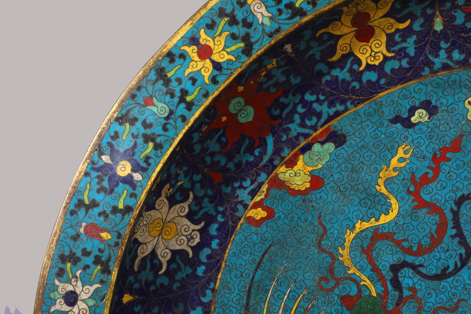 An Exquisite Cloisonne Dragon and Phoenix Pattern Lotus Pattern Plate - 5