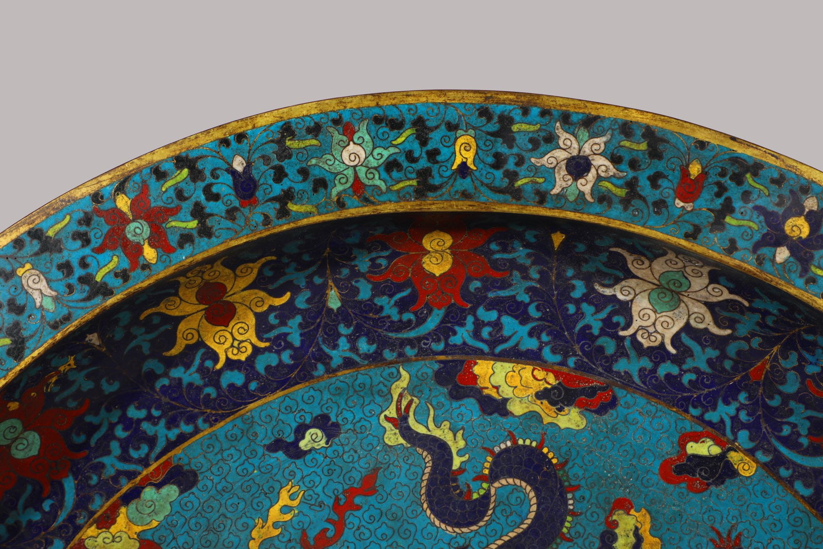 An Exquisite Cloisonne Dragon and Phoenix Pattern Lotus Pattern Plate - 6