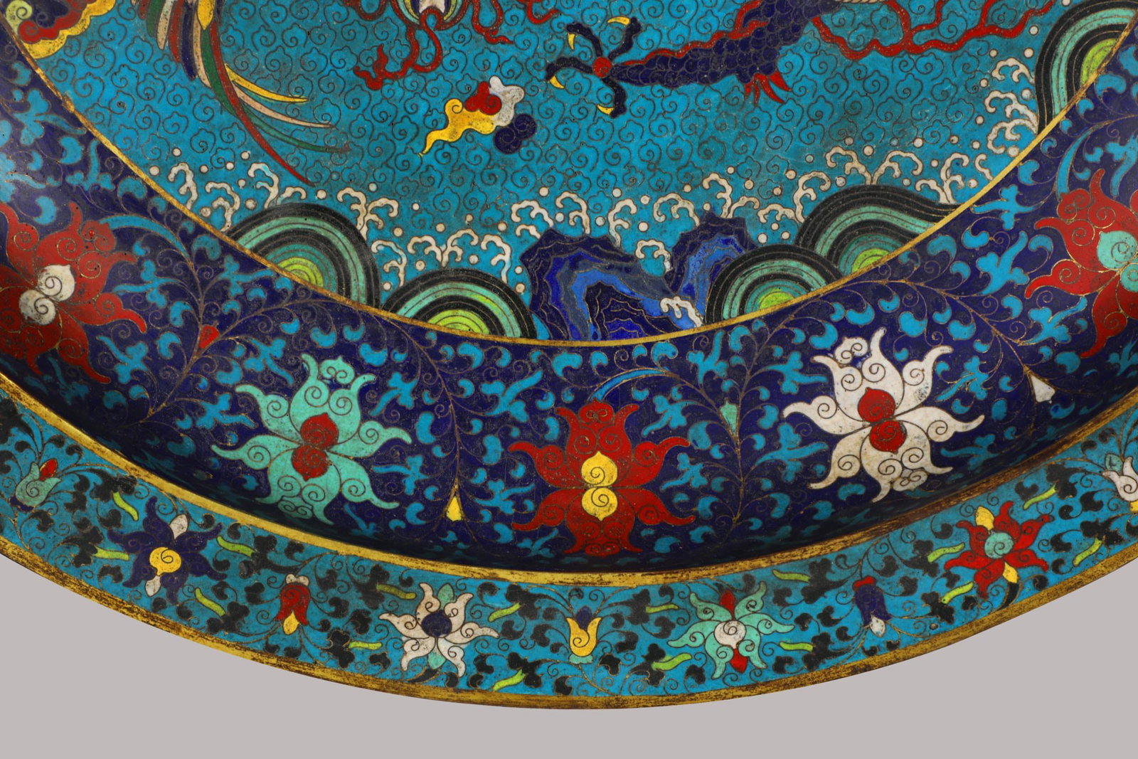 An Exquisite Cloisonne Dragon and Phoenix Pattern Lotus Pattern Plate - 9