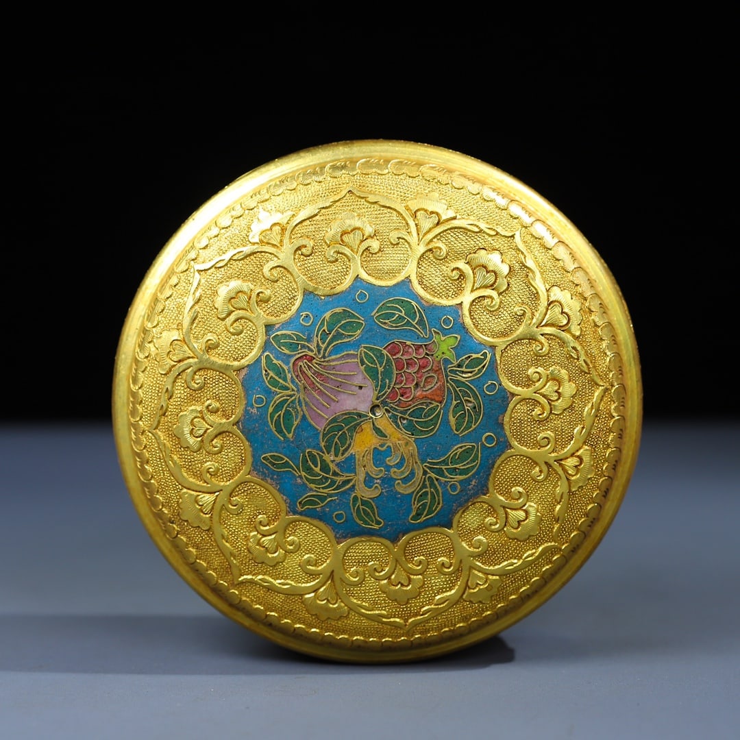 An Exquisite Gilt Bronze Flower and Fruit Pattern Box - 2