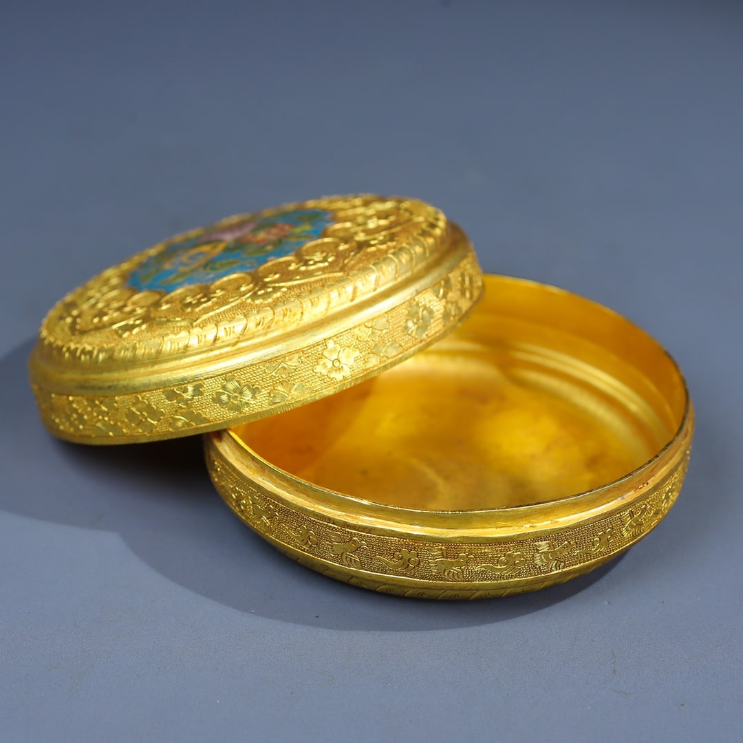 An Exquisite Gilt Bronze Flower and Fruit Pattern Box - 5