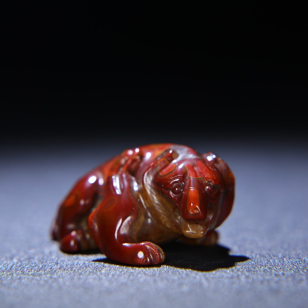 An Exquisite Red Jade Bear Ornament - 3
