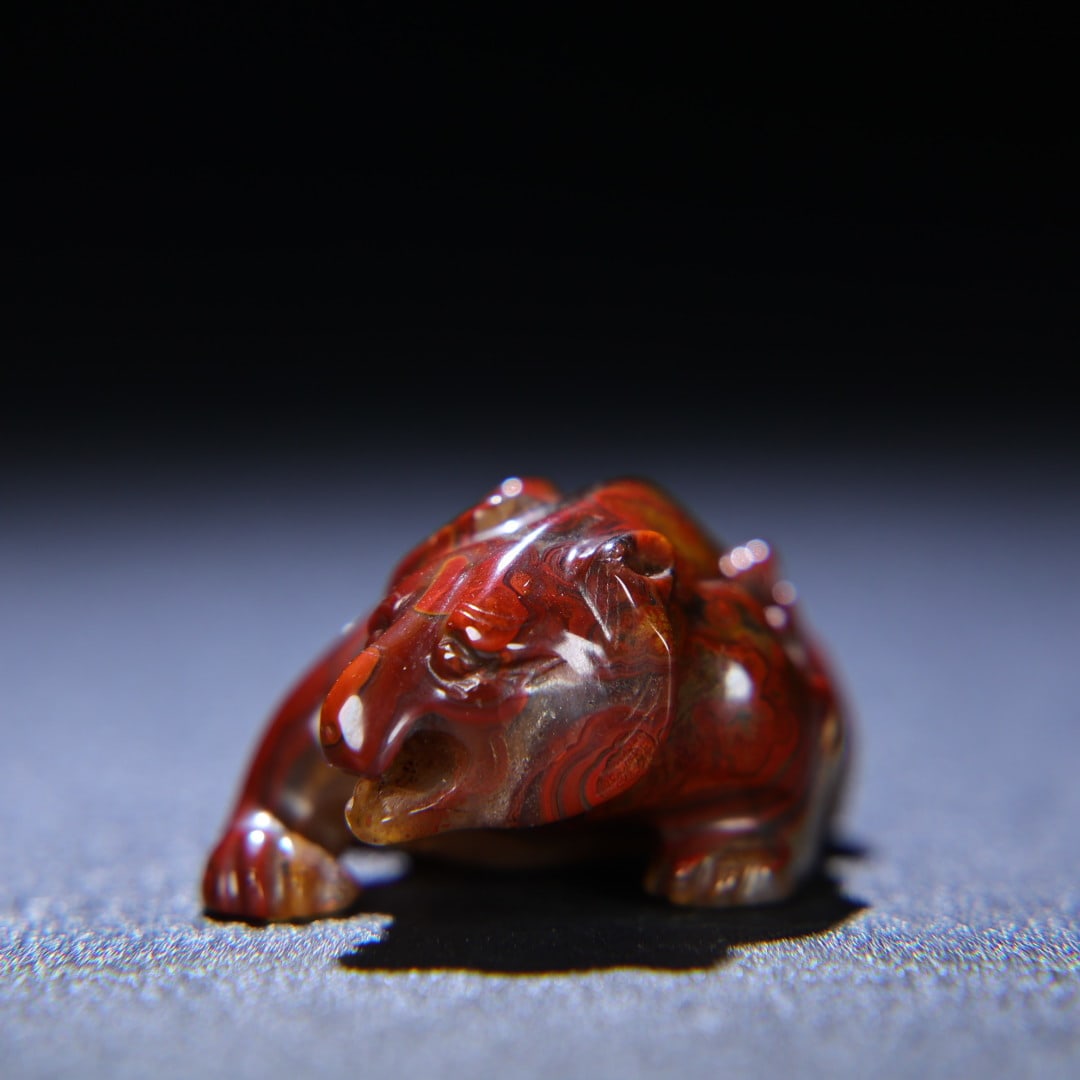 An Exquisite Red Jade Bear Ornament - 4