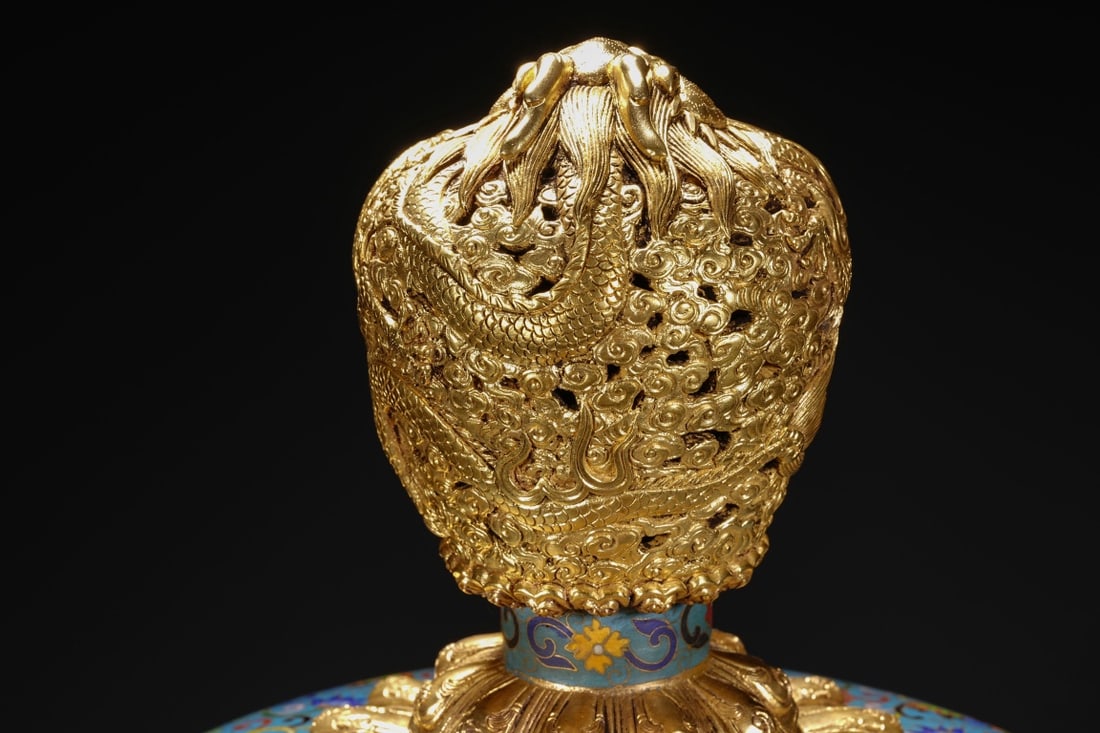 An Exquisite Cloisonne Lotus Pattern Eight Treasures Pattern Double-Ears and Tripod Censer - 7