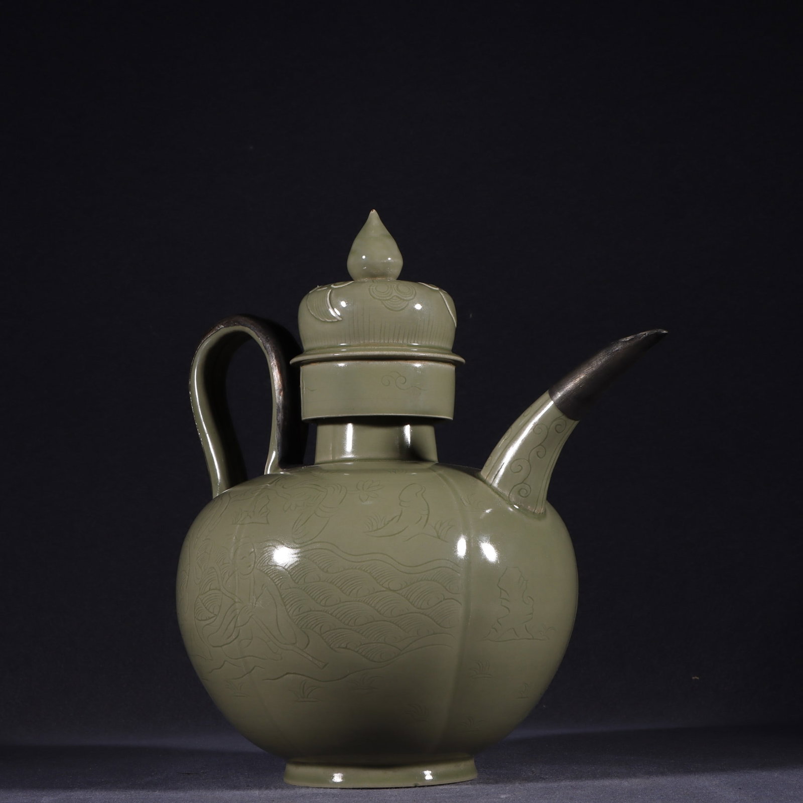 An Exquisite Yue yao Celadon Figure Pattern Ewer - 11