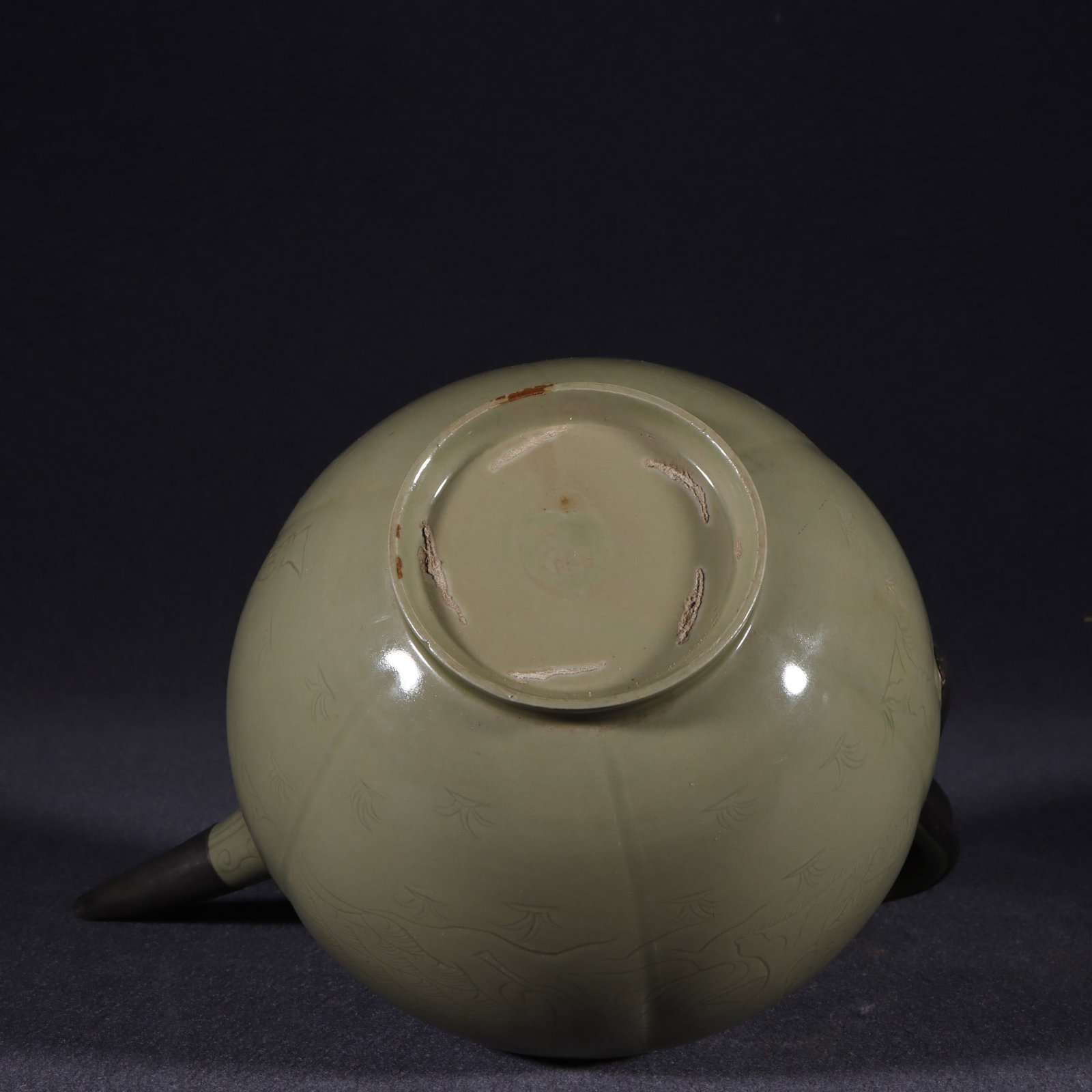 An Exquisite Yue yao Celadon Figure Pattern Ewer - 13