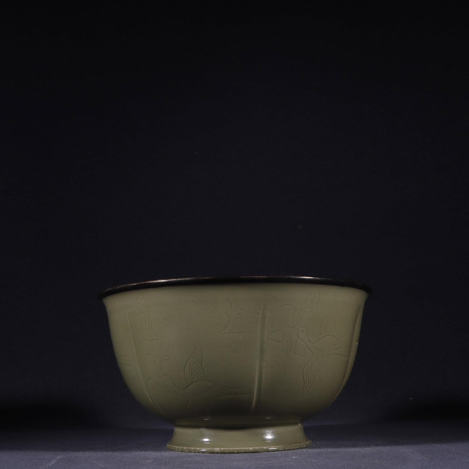 An Exquisite Yue yao Celadon Figure Pattern Ewer - 4