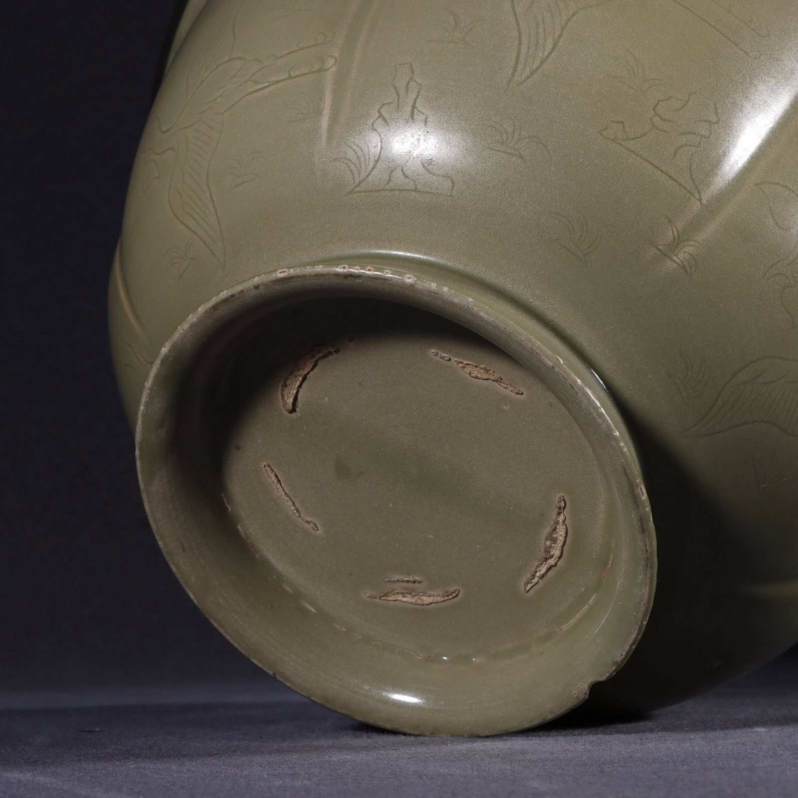 An Exquisite Yue yao Celadon Figure Pattern Ewer - 6