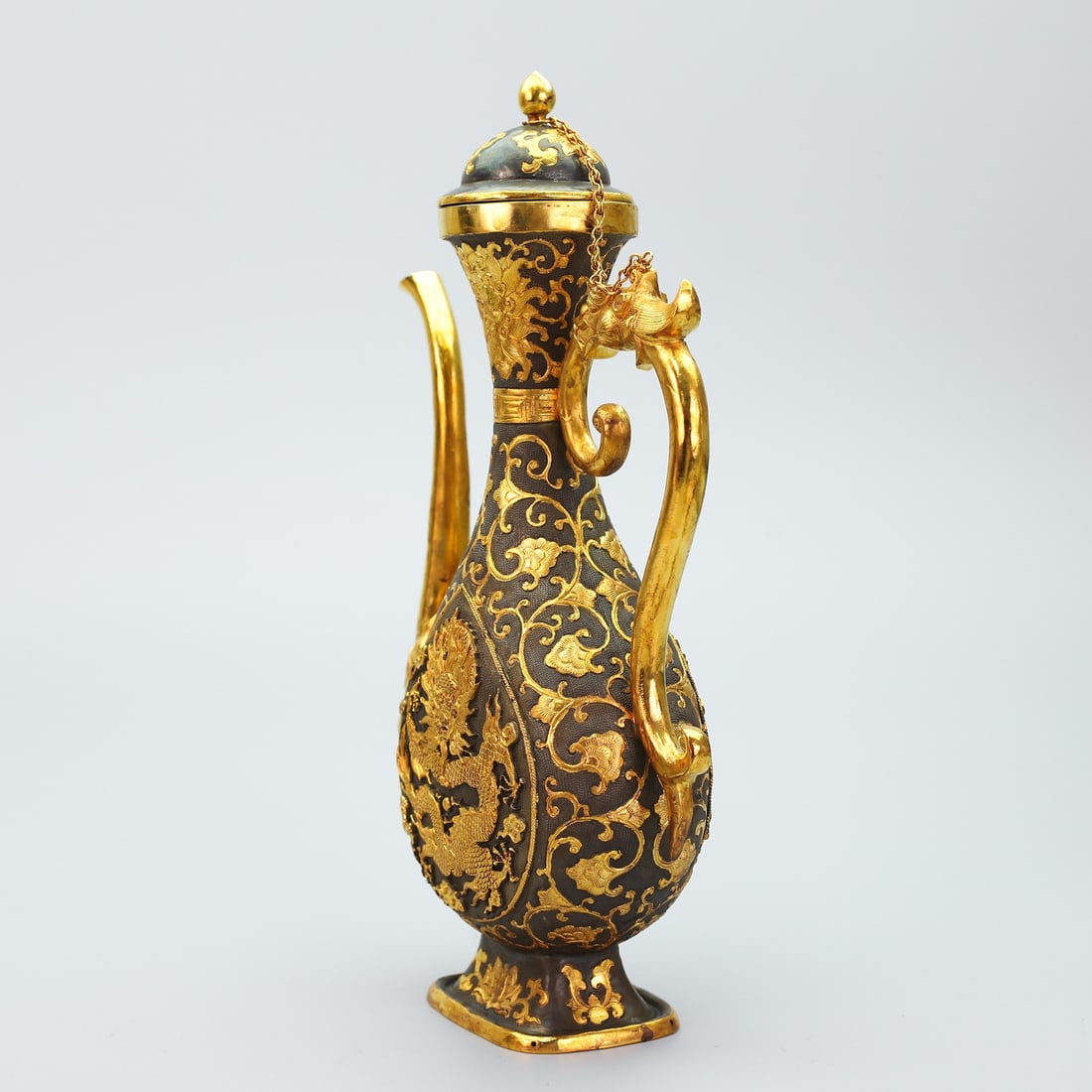 An Exquisite Gilt Bronze Lotus Pattern Dragon Pattern Ewer - 10