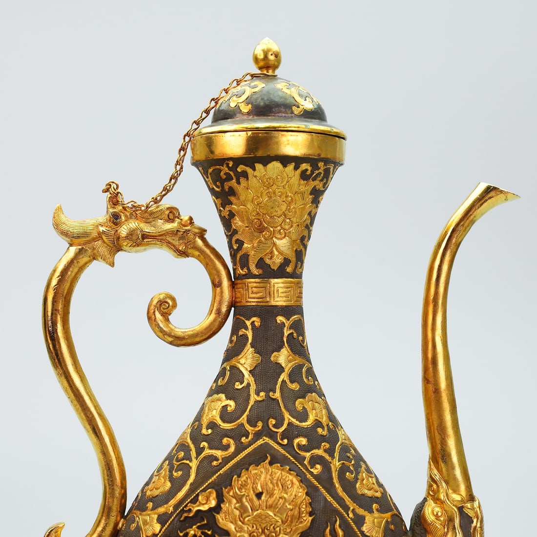 An Exquisite Gilt Bronze Lotus Pattern Dragon Pattern Ewer - 2