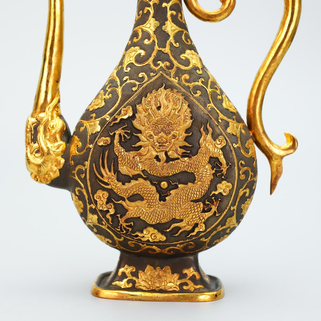An Exquisite Gilt Bronze Lotus Pattern Dragon Pattern Ewer - 7