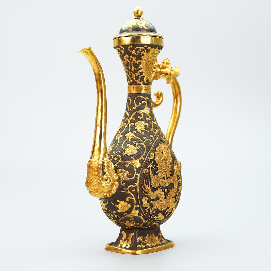 An Exquisite Gilt Bronze Lotus Pattern Dragon Pattern Ewer - 8