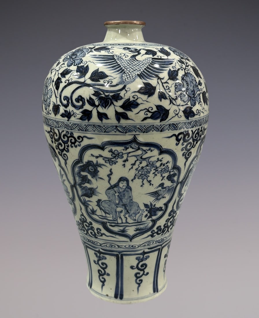An Exquisite Blue and White Lotus Pattern Phoenix Pattern Character and Story Pattern Vase: An Exquisite Blue and White Lotus Pattern Phoenix Pattern Character and Story Pattern Vase Yuan Dynasty, China Size:42cm (The Dimensions Of All Batches Are Manually Measured.If You Need More Detailed 